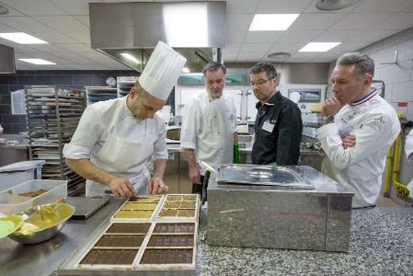 Le concours 2015 Un des meilleurs ouvriers de France chocolatier-pâtissierMOFショコラティエ試験